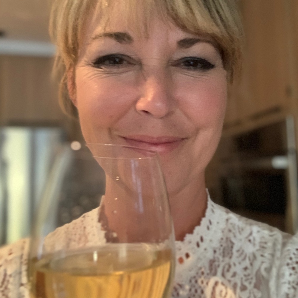 Meet your Posher, Joy